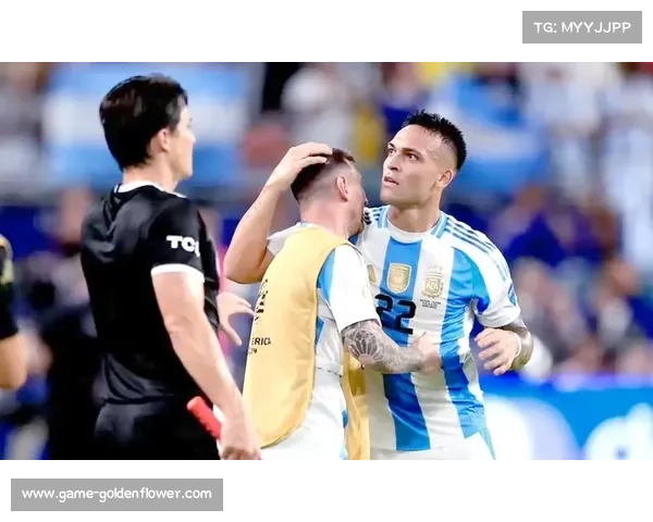 巴西男篮美洲杯决赛力克阿根廷以八分优势时隔十六年再度捧起冠军奖杯